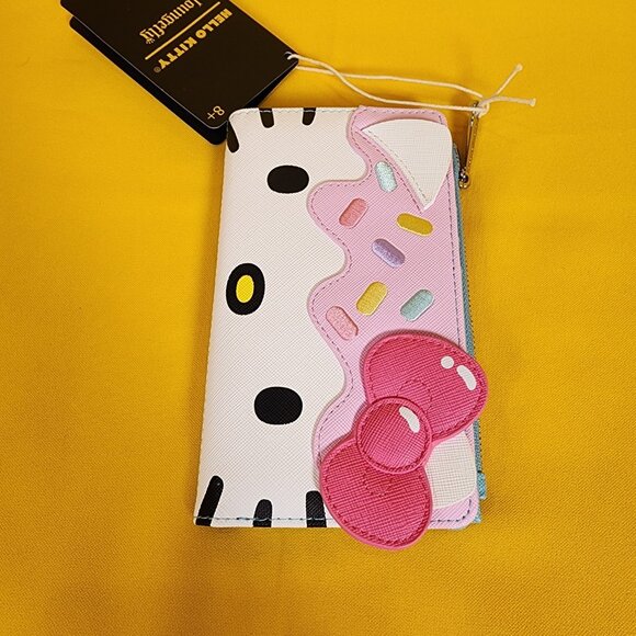 Loungefly Sanrio Hello Kitty Cupcake Sprinkle Sweet Treats Flap Wallet NEW - Picture 8 of 13